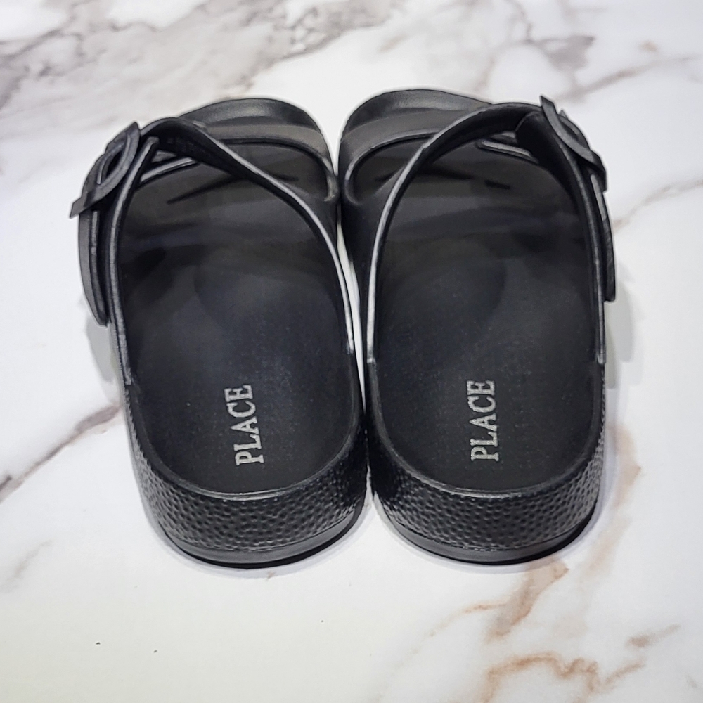 The Childrens Place NWOT Boys Everyday Slip-On Double Buckle Slide Sandals Sz 2 - Picture 5 of 7